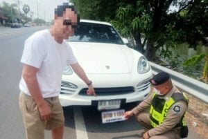 Водитель Porsche использовал поддельный регистрационный номер, чтобы избежать оплаты проезда по платной дороге | Thaiger